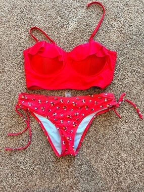 Red Ruffle Bikini Set 
Bottoms sz M
Top sz L